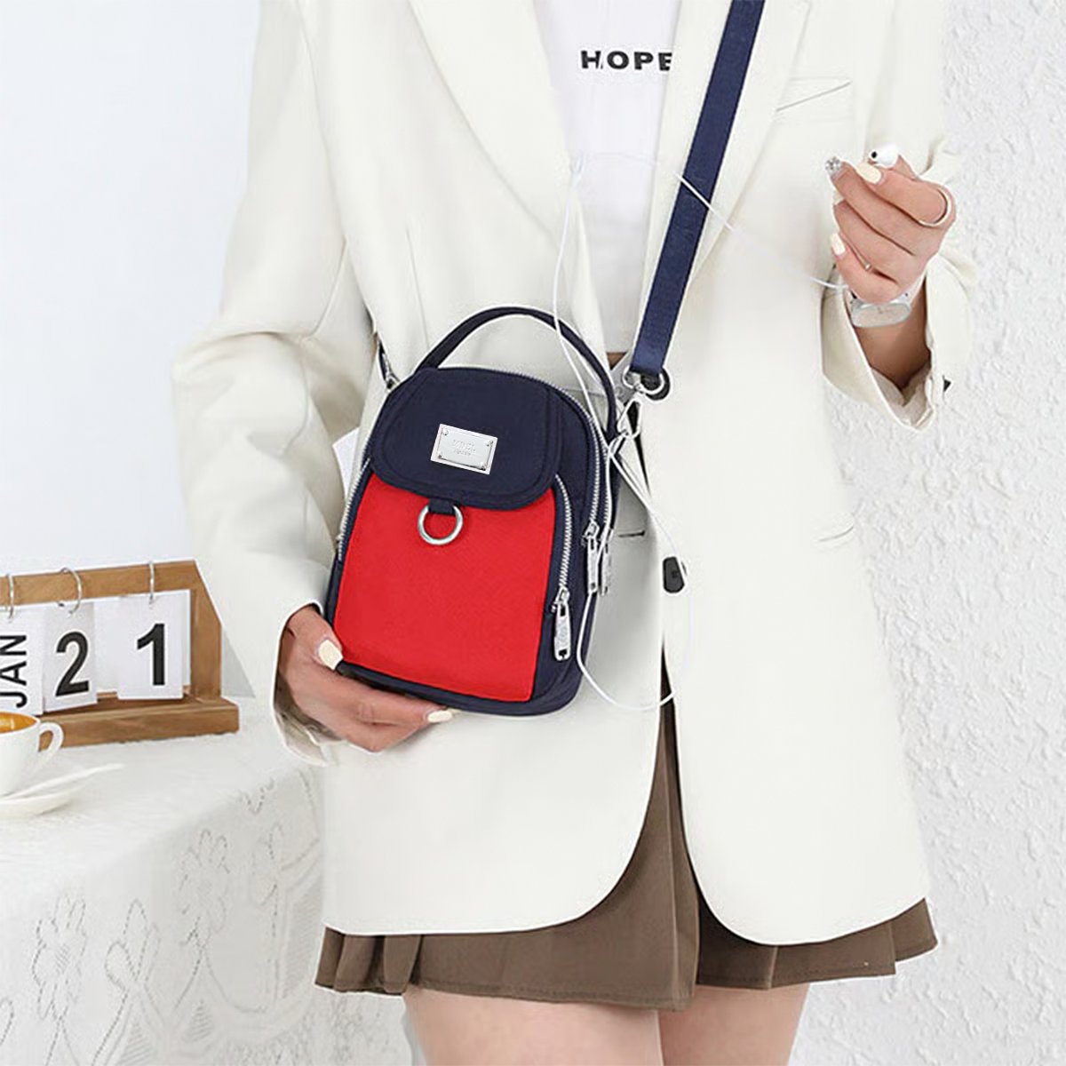 Waterproof shoulder bag for women