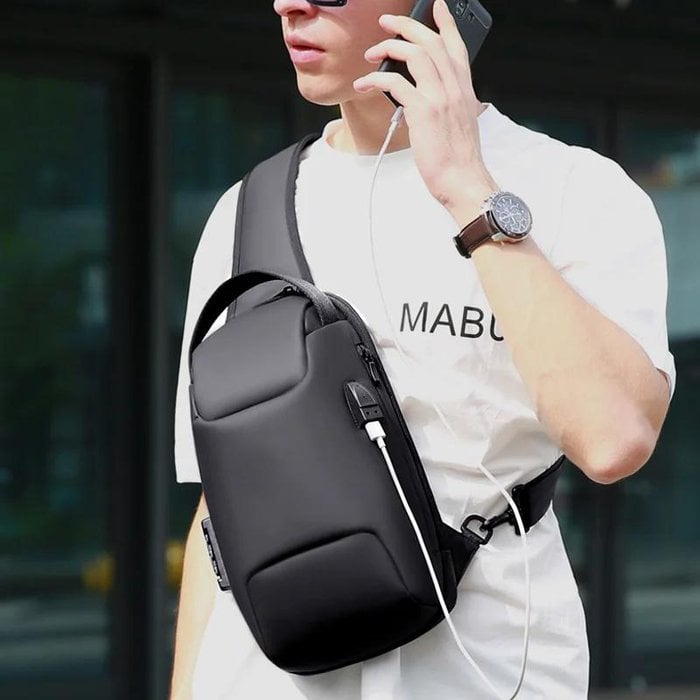 New Carbon Fiber Streamline Anti-Theft Sling Bag 🔥